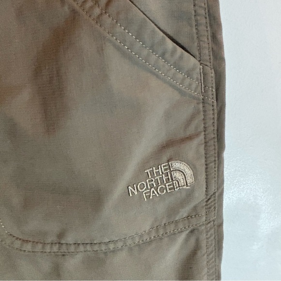 THE NORTH FACE Sz 10 Capri Bermuda Hiking Outdoor Multiple Pockets  Drawstring - Picture 4 of 11